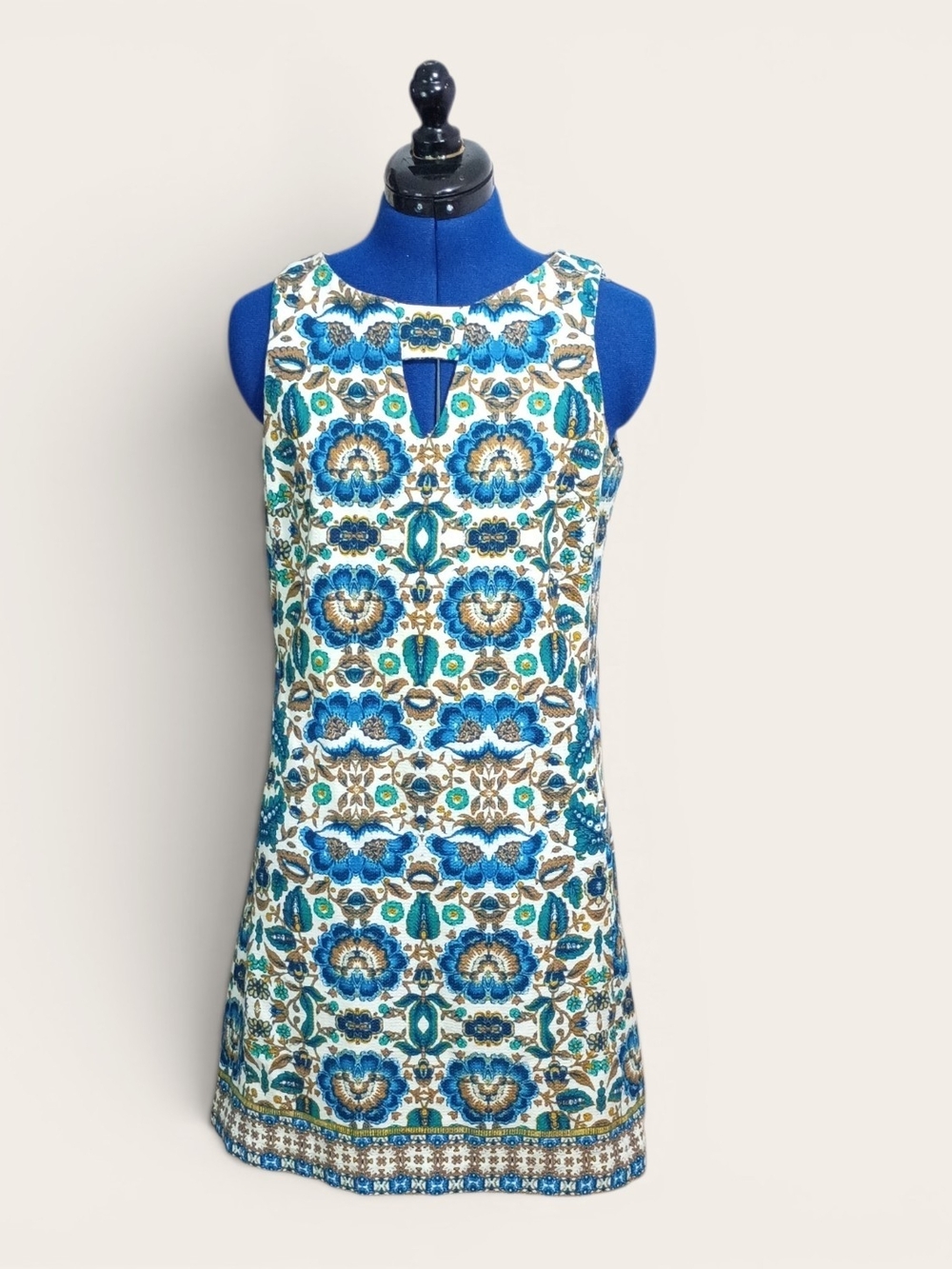 Taylor Floral Sleeveless Dress with Keyhole Neckline Size 10